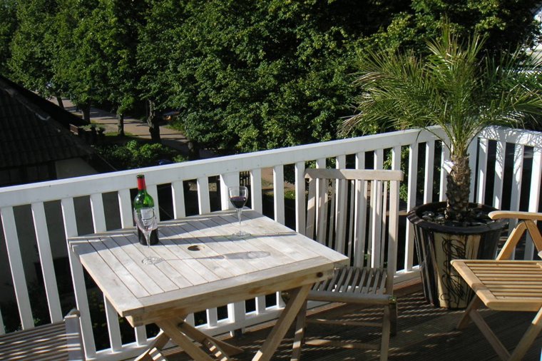 Hort mit Kita unter einer Leitung in ostseebad wustrow, PLZ 18347 - 2