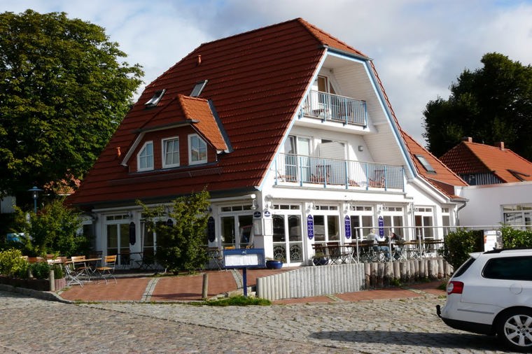 Kindertagesstätte "Lütt Matten" - "Natur- und Waldkindergarten" in breege, PLZ 18556 - 1